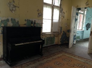 An old piano with no strings 